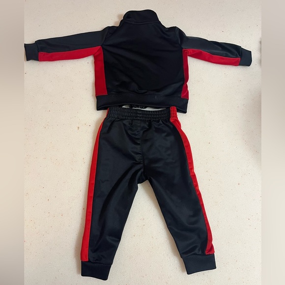 NIKE AIR JORDAN WORKOUT SUIT 2 Piece CHILD'S SIZE 12M RED AND BLACK - Picture 2 of 4
